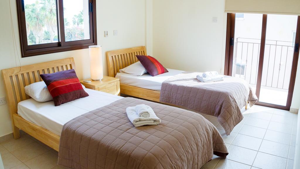 Protaras Holiday Villa 007 Стая снимка